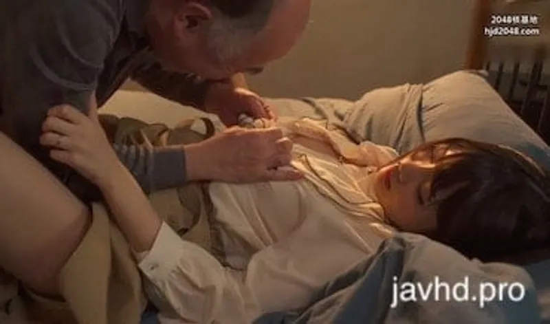 Người chồng đi vắng người vợ bị lão già nhà đối diện hiếp suzu harumiya